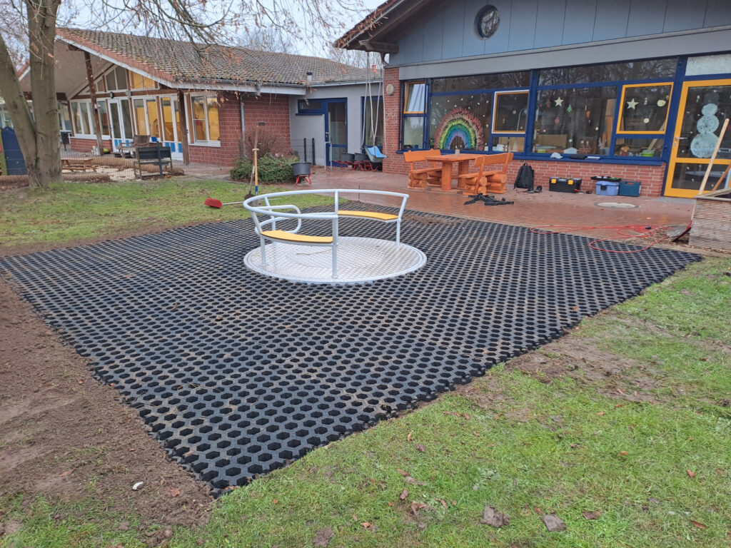 20241219_143020 Spielplätze Rasengitter von Gum-Tech
